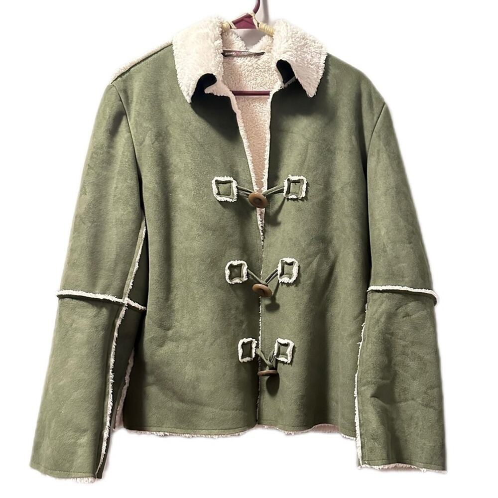 Abby & Friends vegan Jacket green fuzzy lining polyester large wrinkles